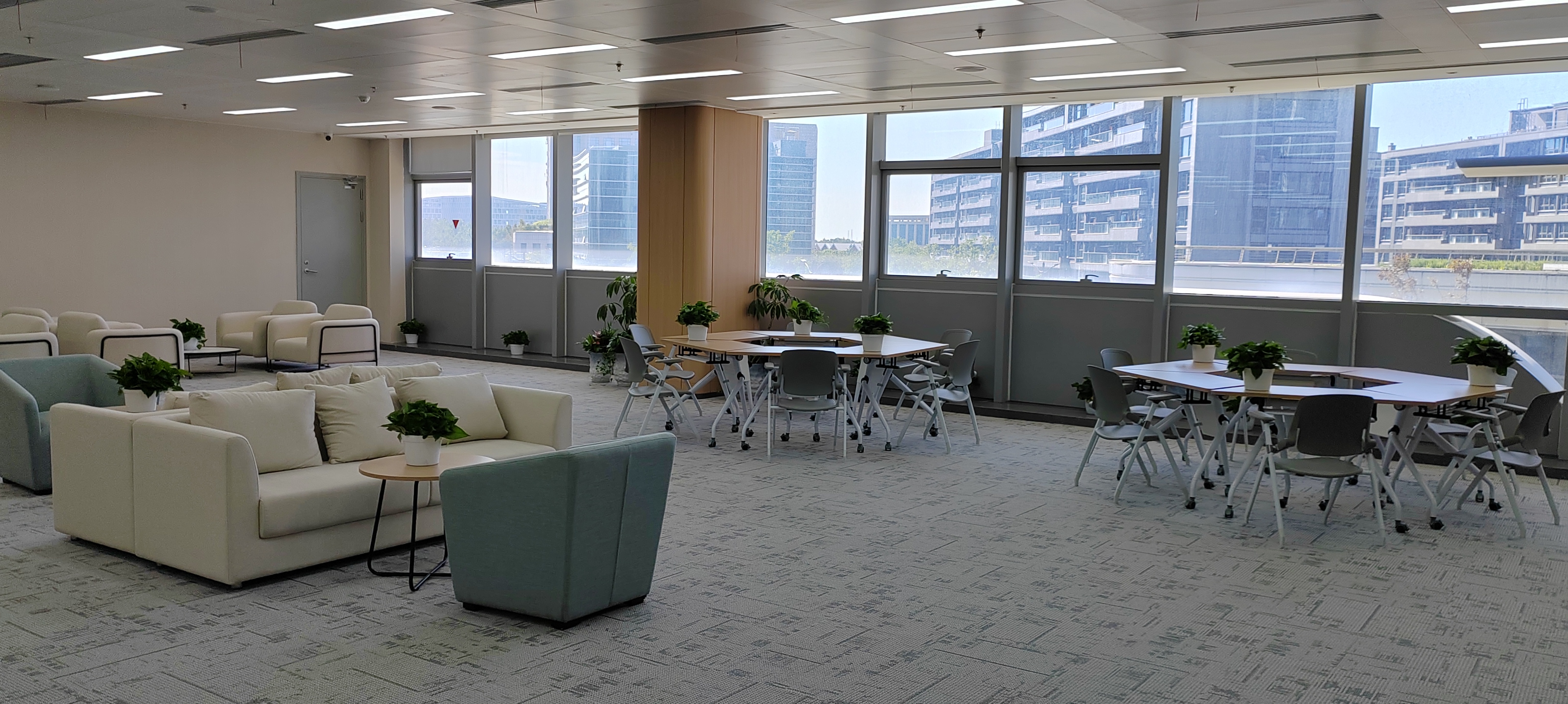 Office Environment 4